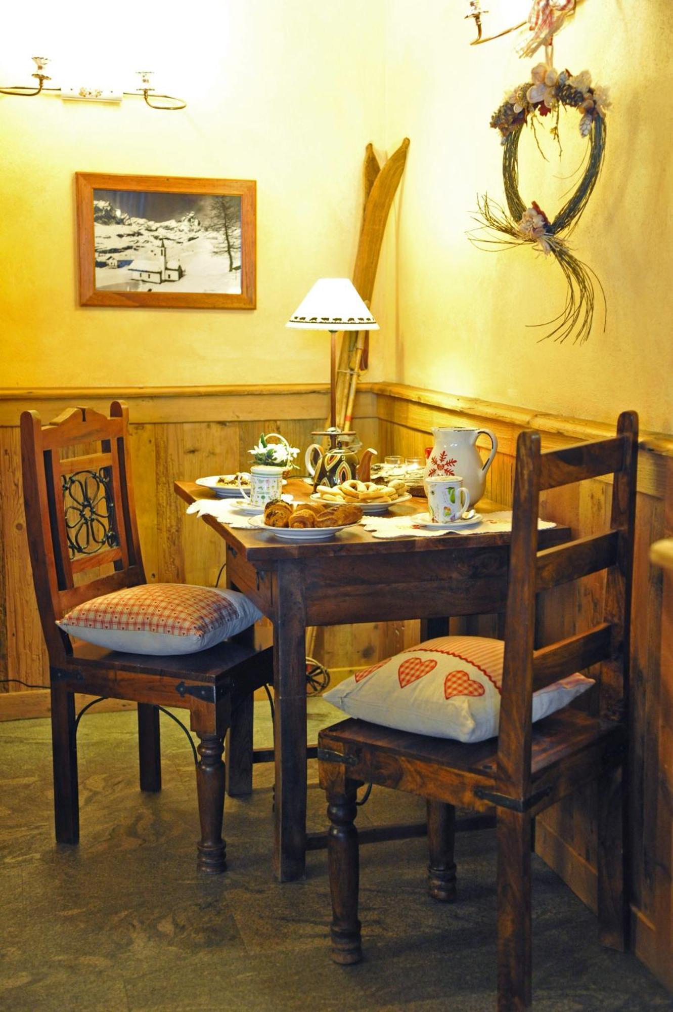 L'Ancien Paquier Chambre D'Hotes Bed and Breakfast Valtournenche Esterno foto