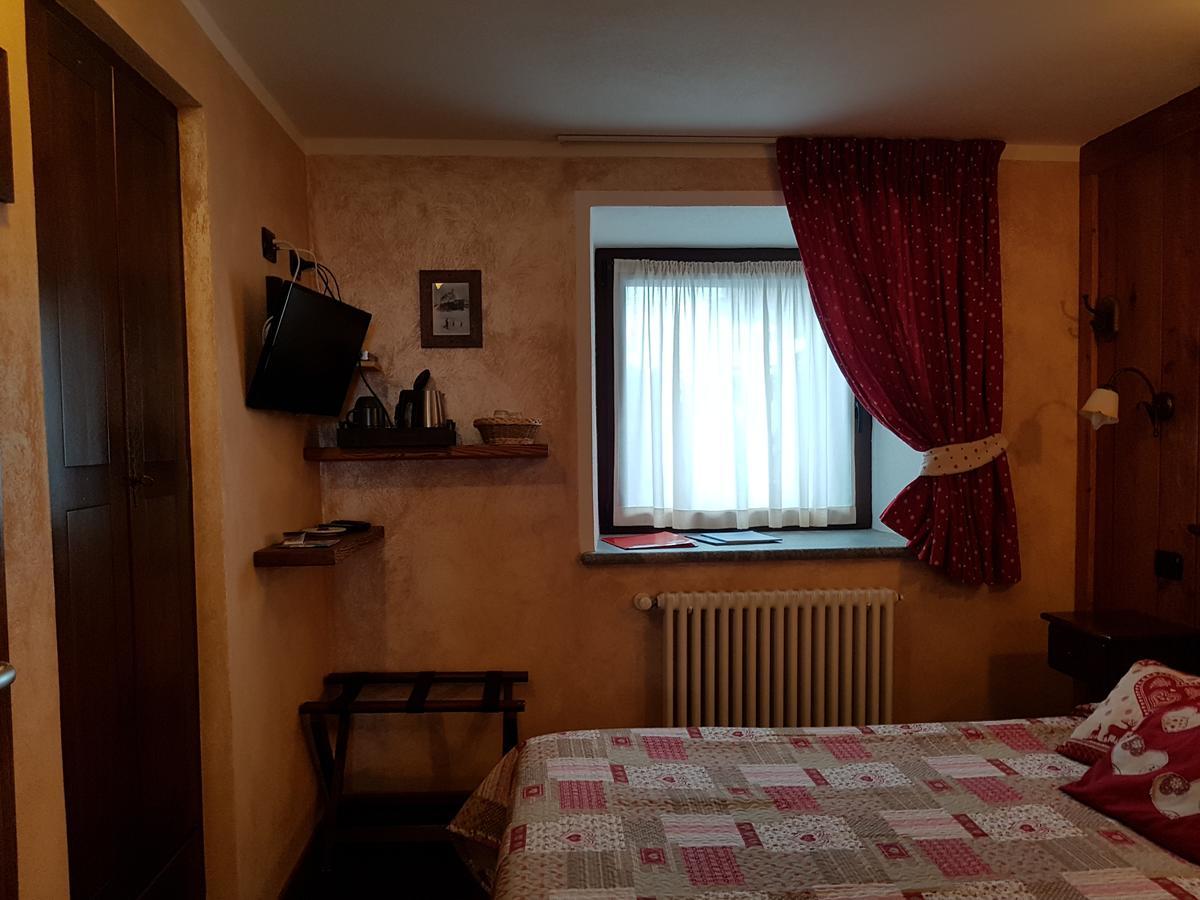 L'Ancien Paquier Chambre D'Hotes Valtournenche Esterno foto