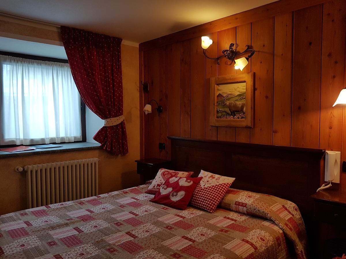 L'Ancien Paquier Chambre D'Hotes Valtournenche Esterno foto